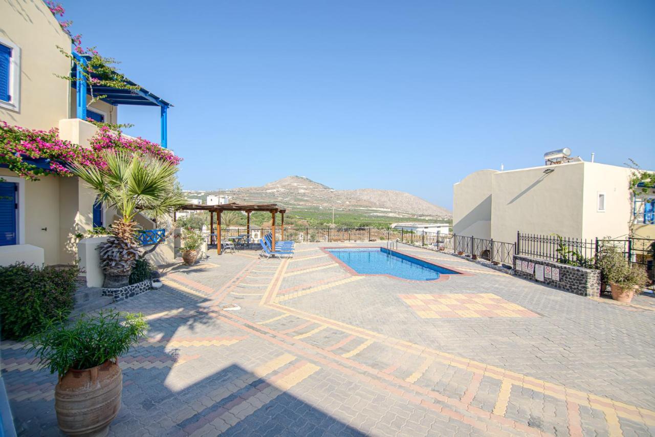 Atlantica Apartments Megalochori  Exterior photo